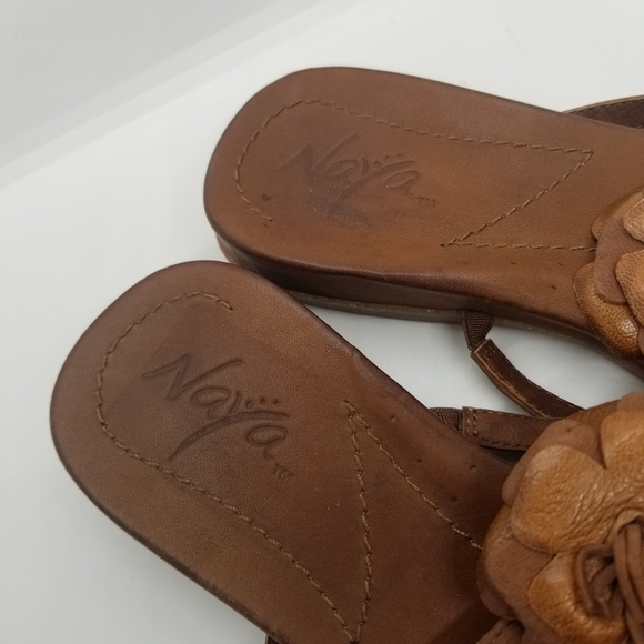 Naya Bristol brown leather flower slide sandals 8M - Picture 7 of 10